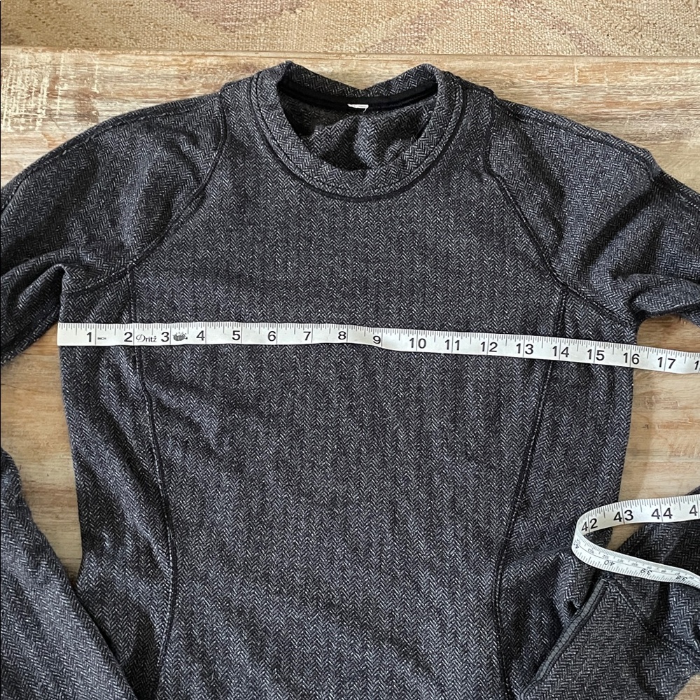 Lululemon Runderful Top - Picture 5 of 16